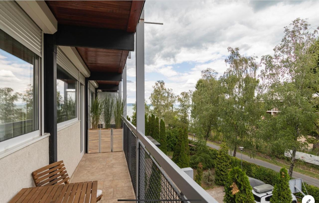 Sinus Premium Aparthotel Шиофок Экстерьер фото