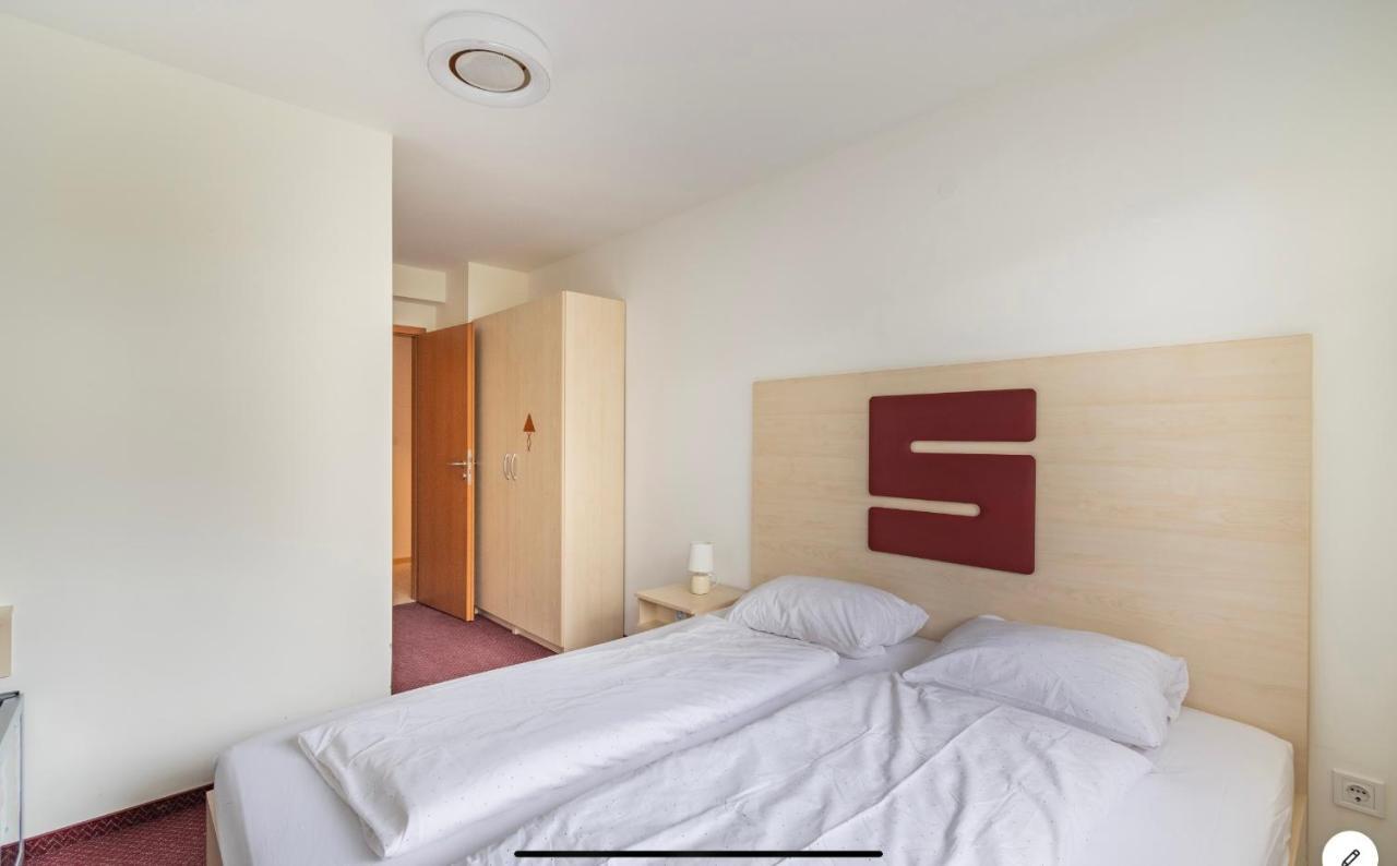 Sinus Premium Aparthotel Шиофок Экстерьер фото