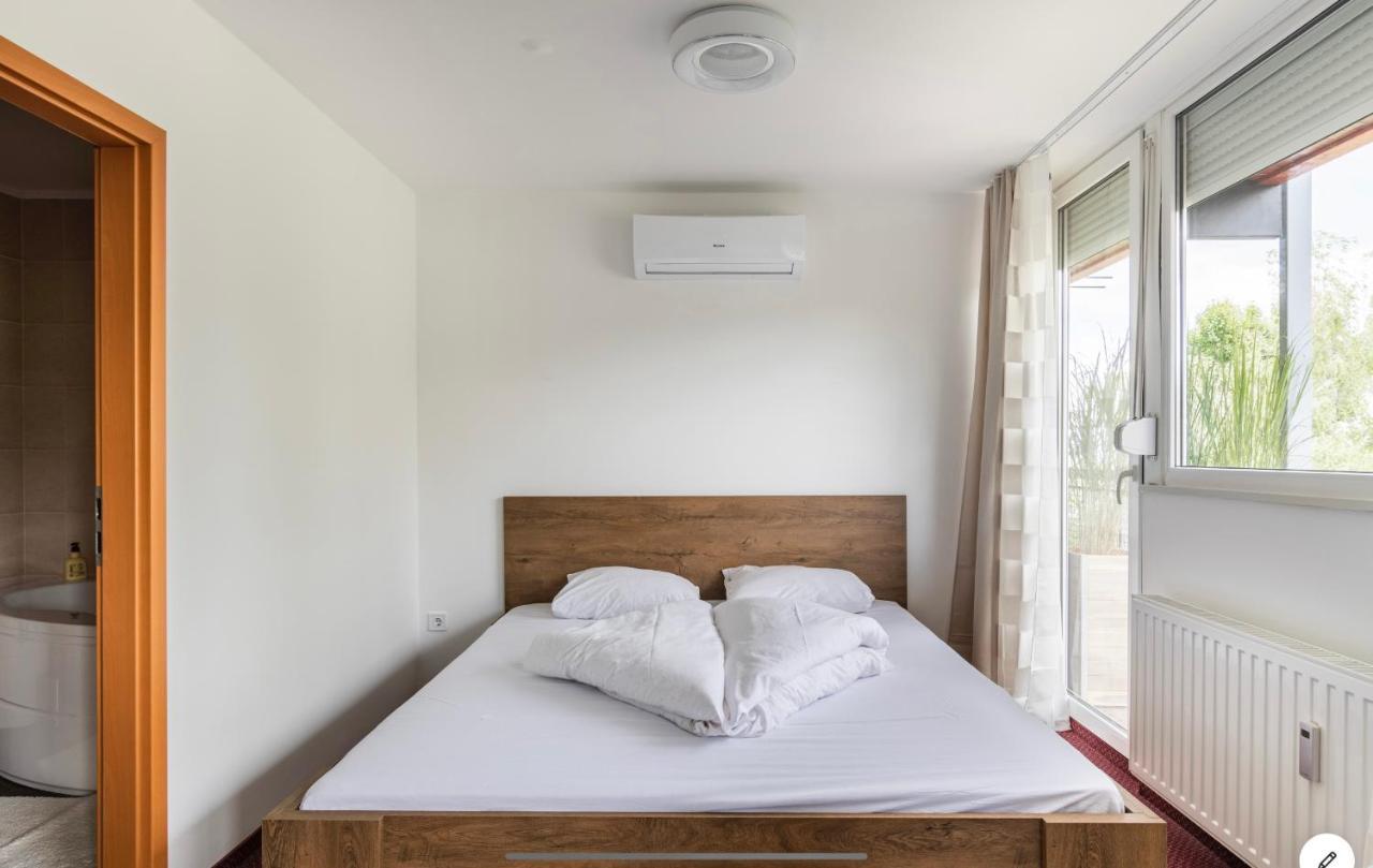 Sinus Premium Aparthotel Шиофок Экстерьер фото