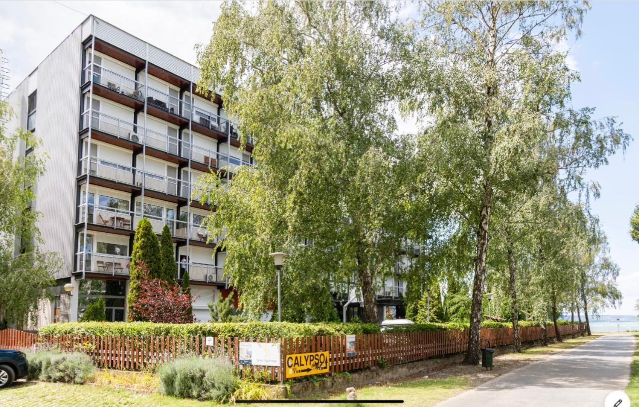 Sinus Premium Aparthotel Шиофок Экстерьер фото