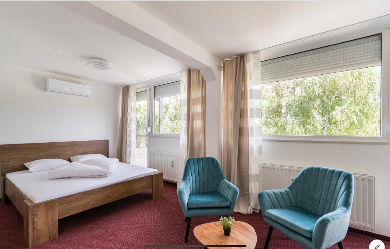 Sinus Premium Aparthotel Шиофок Экстерьер фото