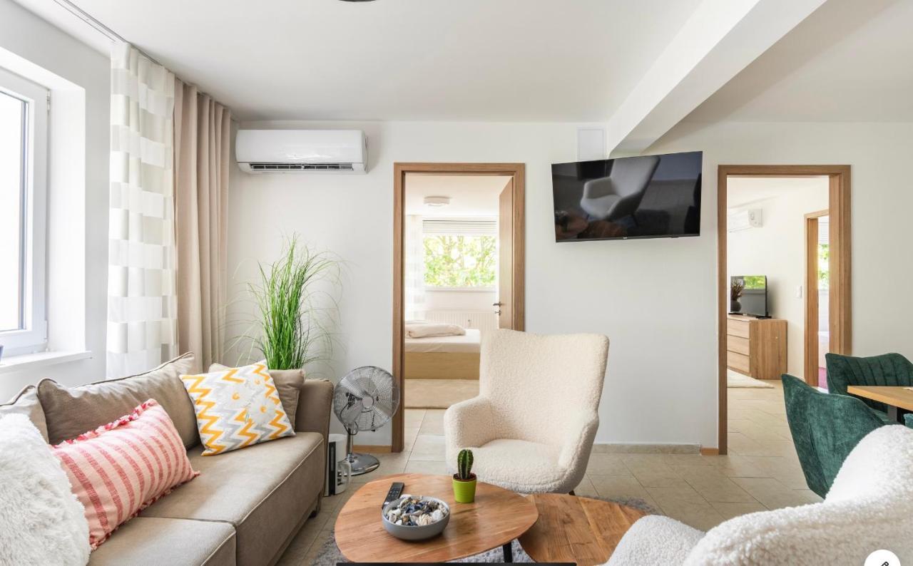 Sinus Premium Aparthotel Шиофок Экстерьер фото